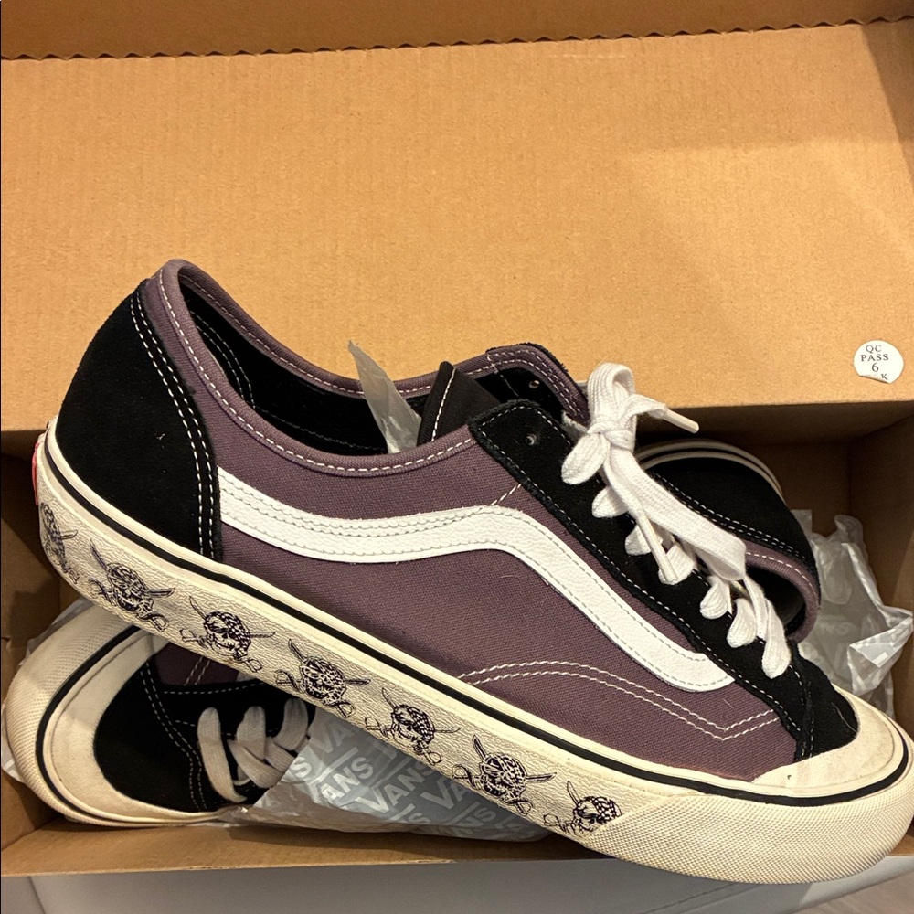 Vans Women's Black and Purple Sneakers